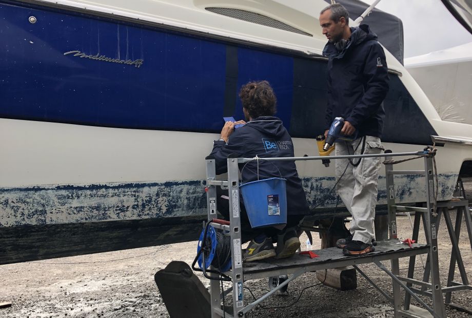 Antifouling, fibra y pintura de un barco